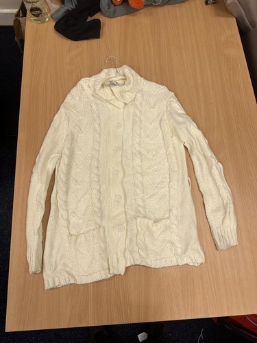 Cremefarbener damenpullover - cremefarbener,